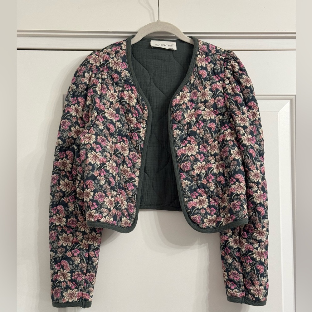 Self Contrast Quilted Cropped Jacket